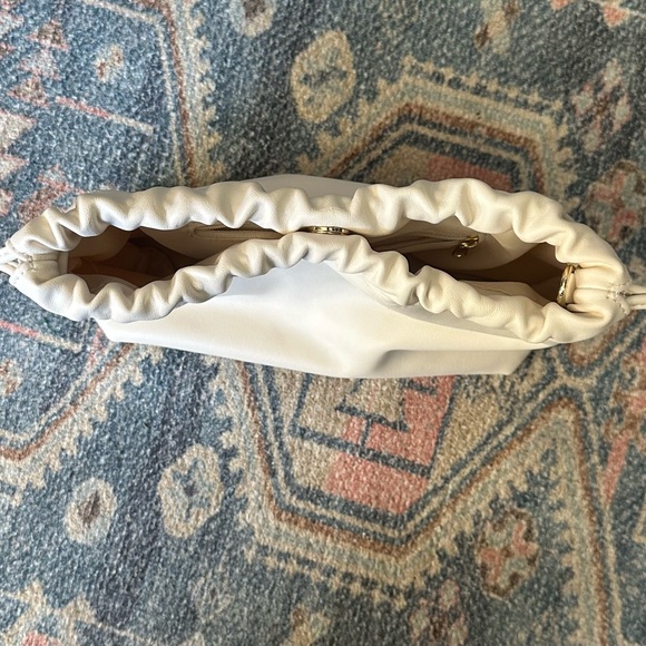 Universal Thread Drawstring Purse - Picture 3 of 7